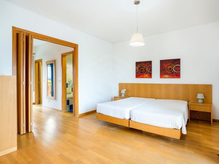 Image No.18-2 Bed Apartment for sale