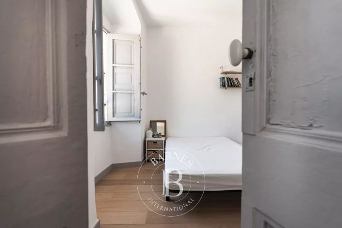 Image No.11-4 Bed Apartment for sale