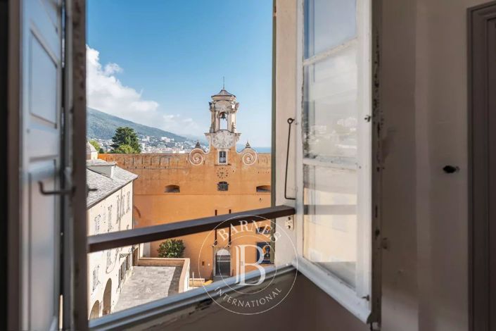 Image No.4-4 Bed Apartment for sale