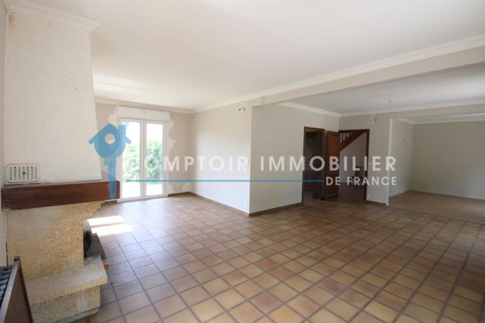 Image No.3-5 Bed House for sale