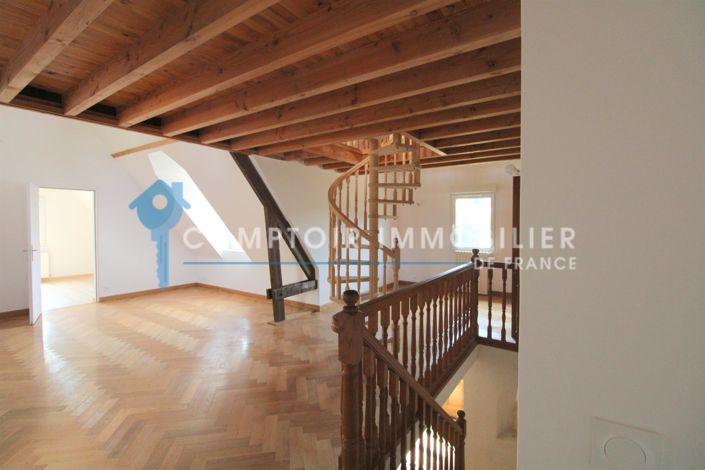 Image No.6-5 Bed House for sale