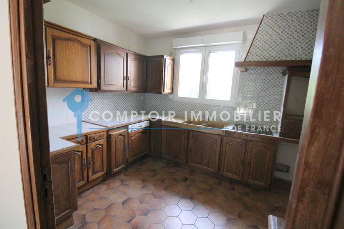 Image No.8-5 Bed House for sale