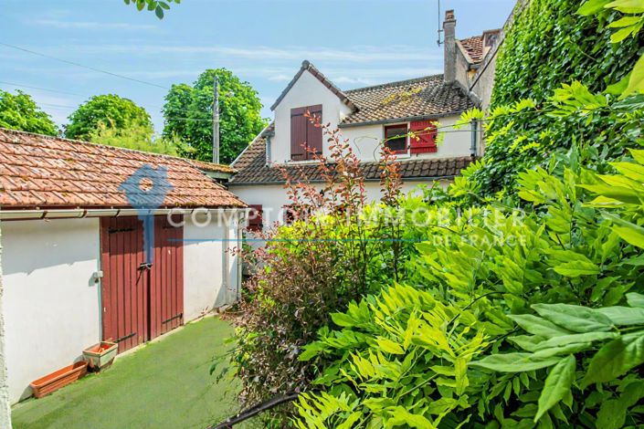 Image No.1-4 Bed House for sale