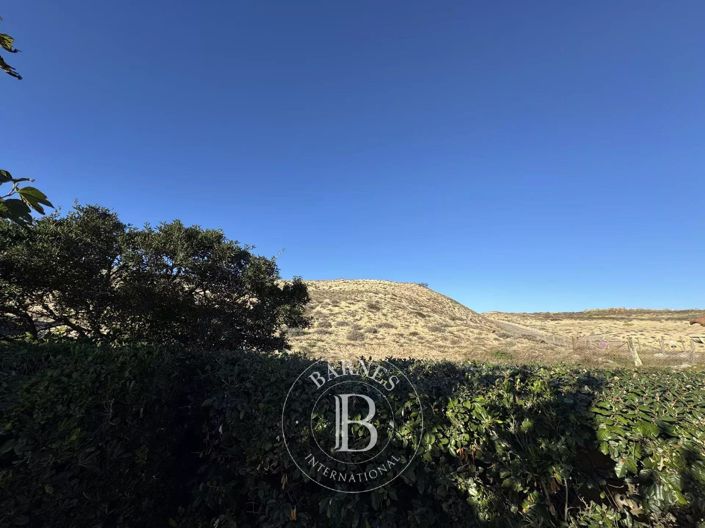 Image No.10-6 Bed House for sale