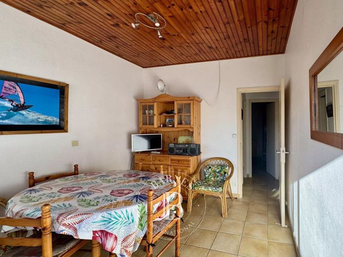 Image No.7-6 Bed House for sale