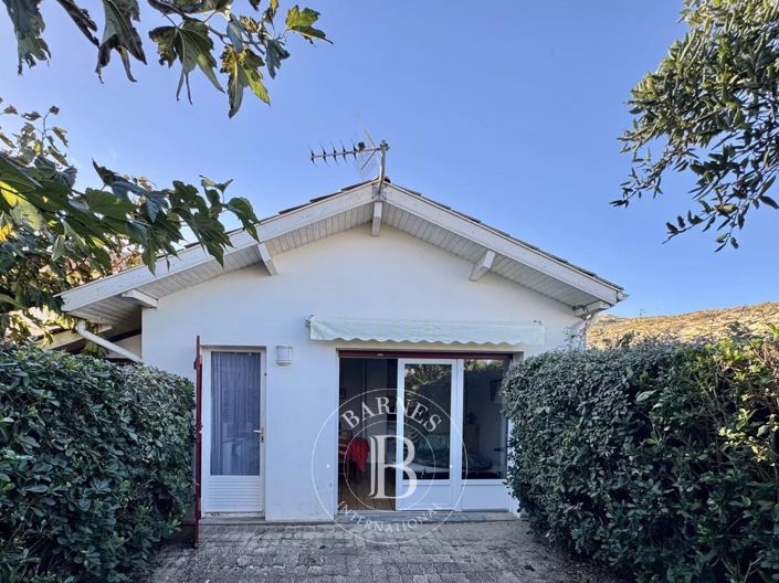 Image No.9-6 Bed House for sale