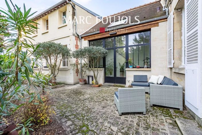 Image No.31-12 Bed House for sale