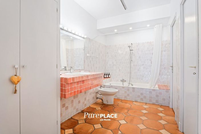 Image No.16-4 Bed House for sale