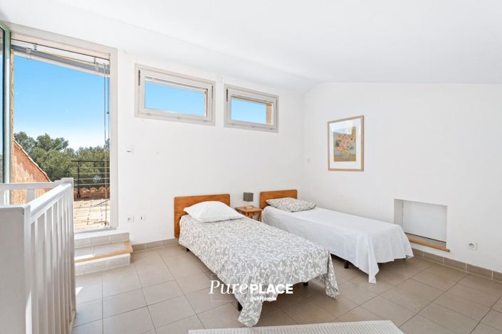 Image No.17-4 Bed House for sale