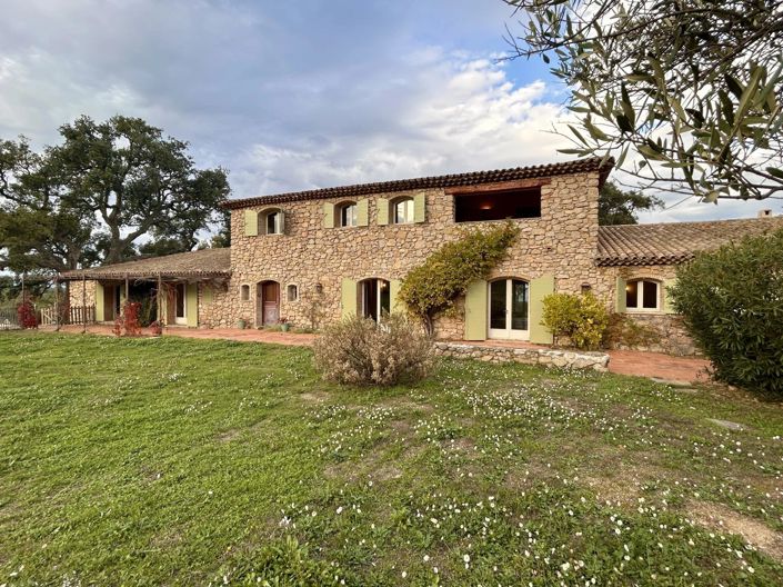 Image No.1-9 Bed House for sale