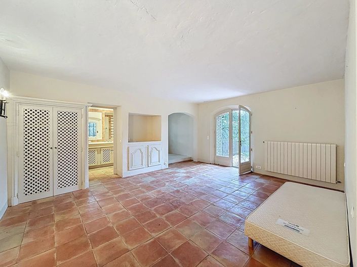 Image No.16-9 Bed House for sale