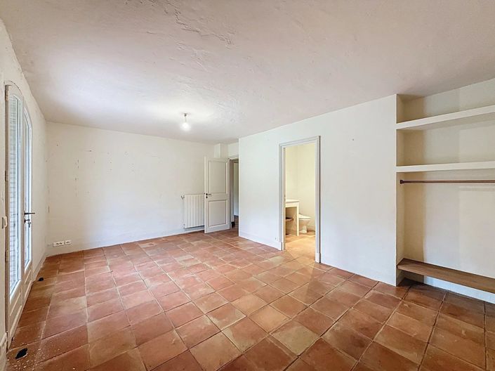 Image No.18-9 Bed House for sale