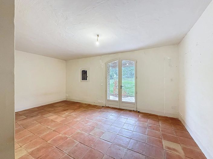 Image No.22-9 Bed House for sale