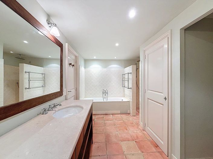 Image No.29-9 Bed House for sale