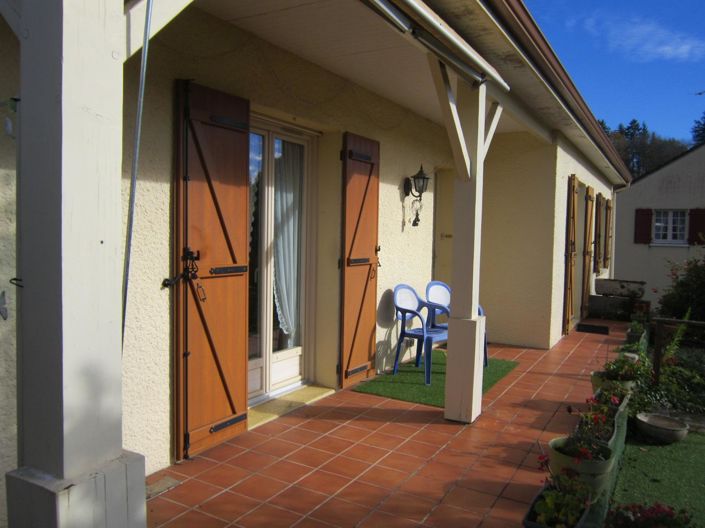 Image No.10-3 Bed House for sale