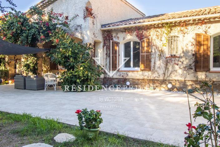 Image No.1-5 Bed House for sale