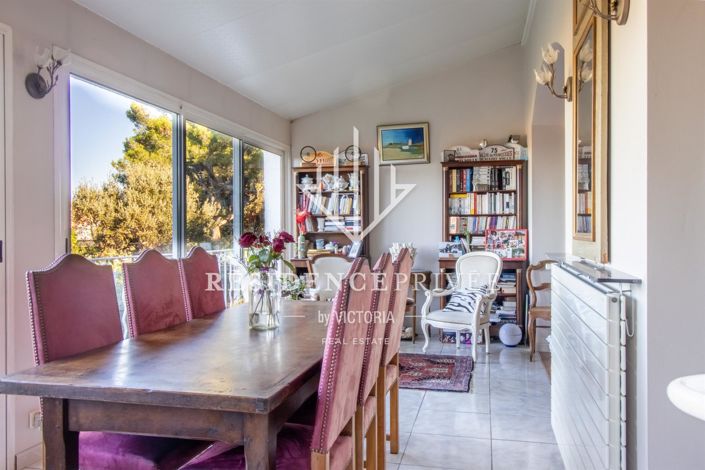 Image No.4-5 Bed House for sale