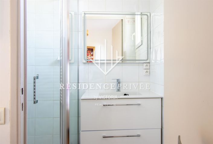 Image No.7-5 Bed House for sale