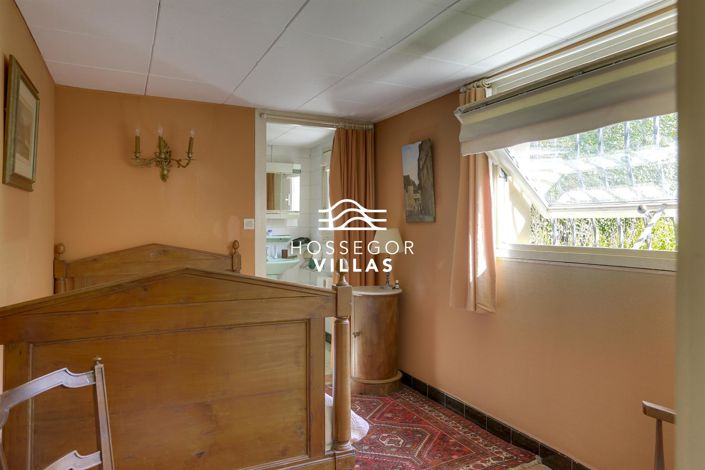 Image No.10-5 Bed House for sale