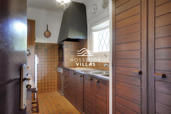 Image No.5-5 Bed House for sale