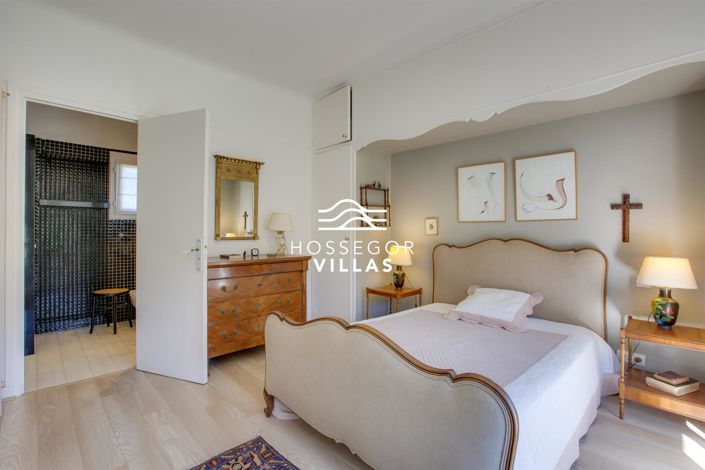 Image No.7-5 Bed House for sale