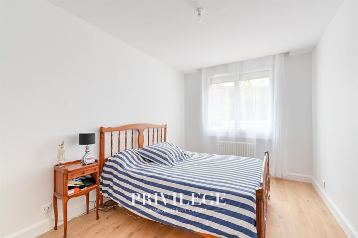 Image No.12-3 Bed Apartment for sale