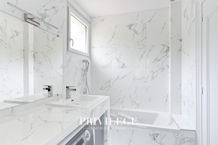 Image No.8-3 Bed Apartment for sale