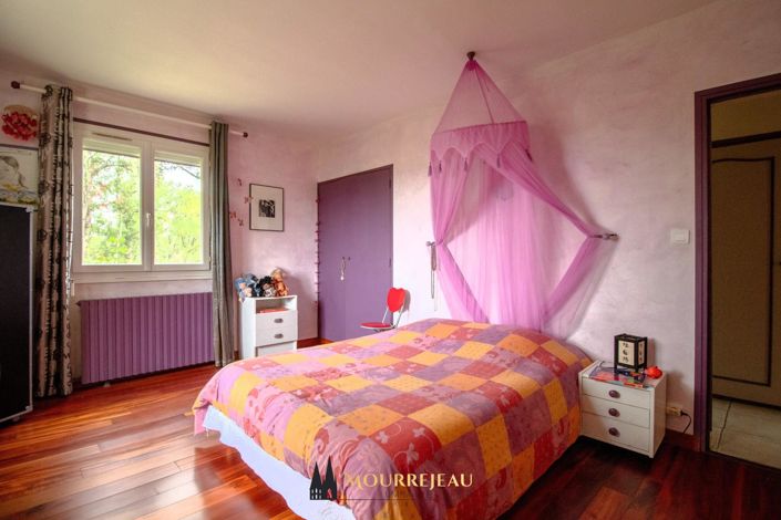 Image No.10-6 Bed House for sale