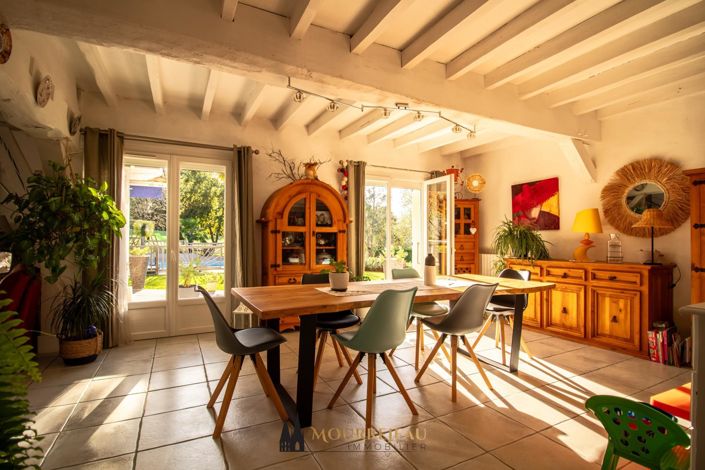 Image No.6-6 Bed House for sale