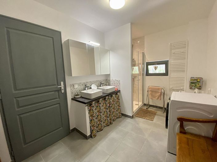 Image No.6-4 Bed House for sale