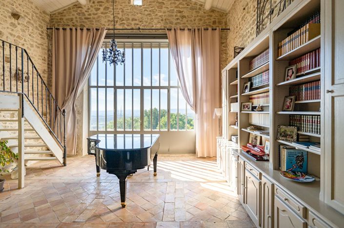 Image No.9-5 Bed House for sale