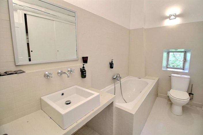 Image No.13-11 Bed House for sale