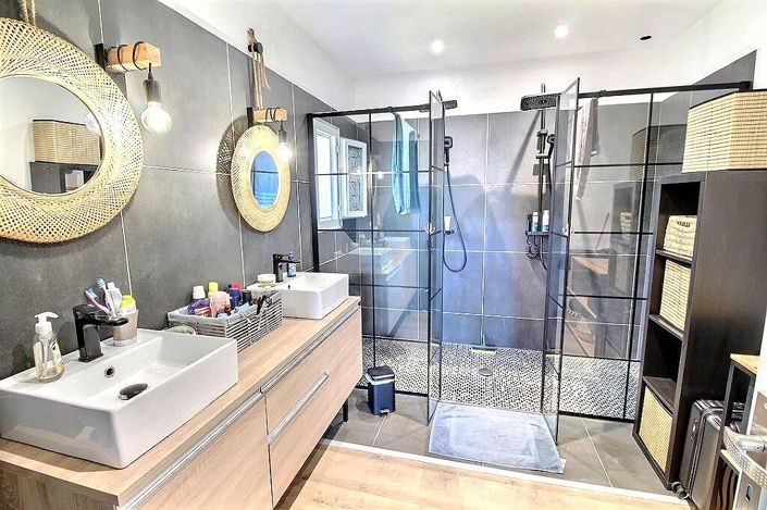 Image No.12-3 Bed House for sale