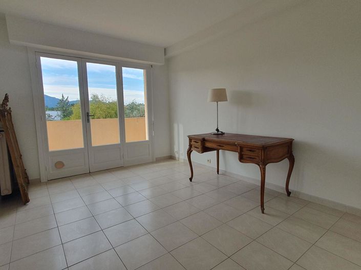 Image No.10-1 Bed Apartment for sale