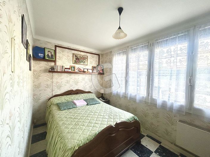 Image No.7-2 Bed House for sale