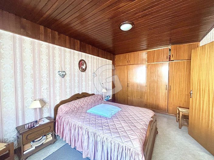 Image No.8-2 Bed House for sale