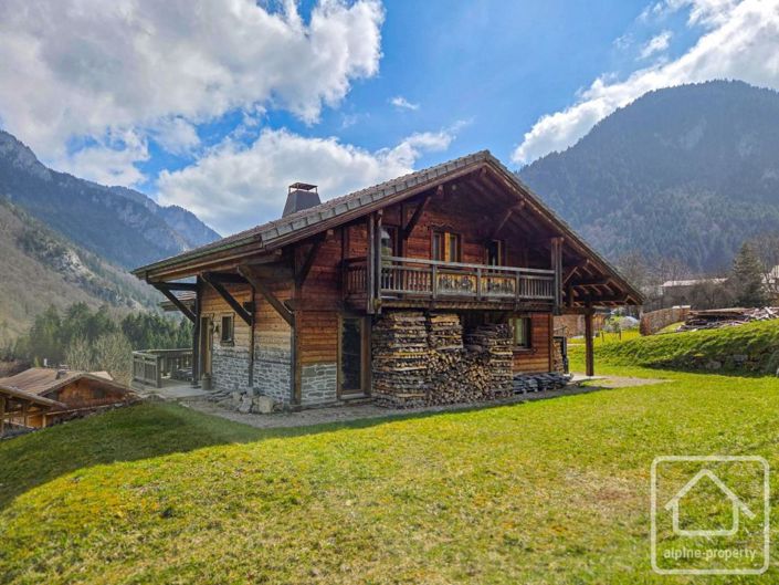 Image No.5-6 Bed Property for sale