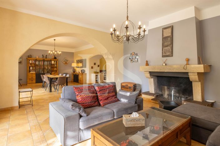 Image No.10-7 Bed House for sale