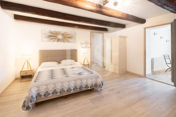 Image No.24-7 Bed House for sale