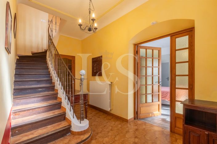 Image No.9-7 Bed House for sale