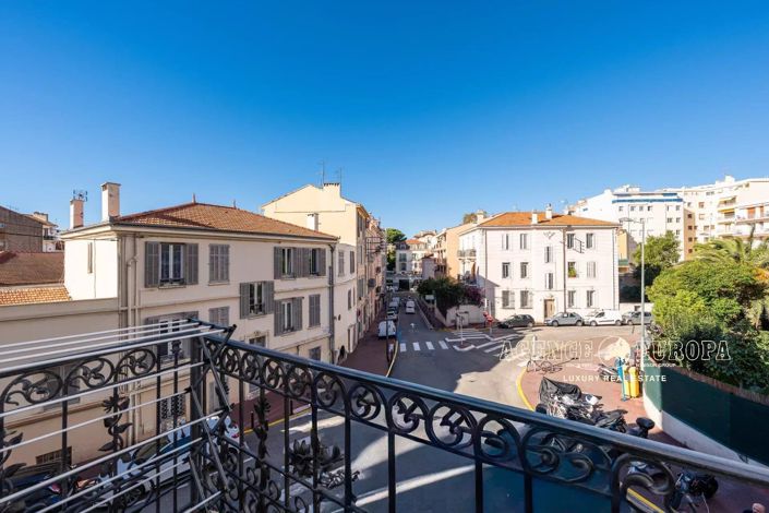 Image No.2-Appartement de 2 chambres à vendre à Cannes