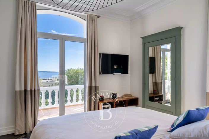 Image No.10-4 Bed House for sale