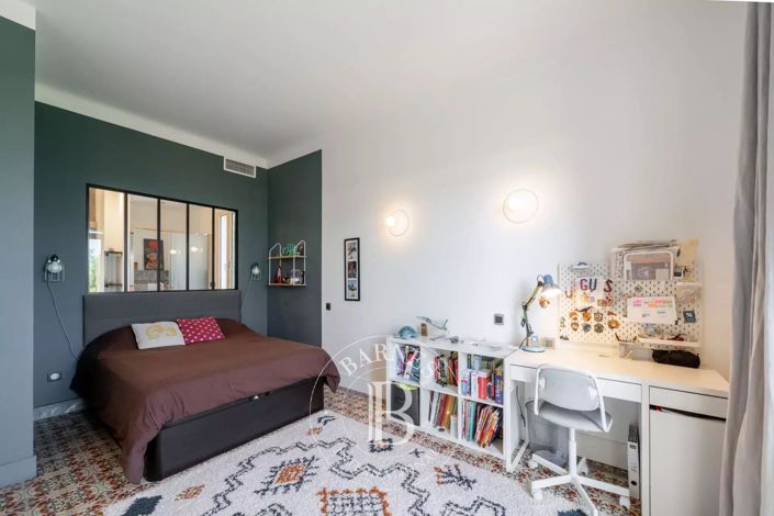 Image No.17-4 Bed House for sale