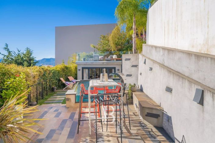 Image No.3-4 Bed House for sale