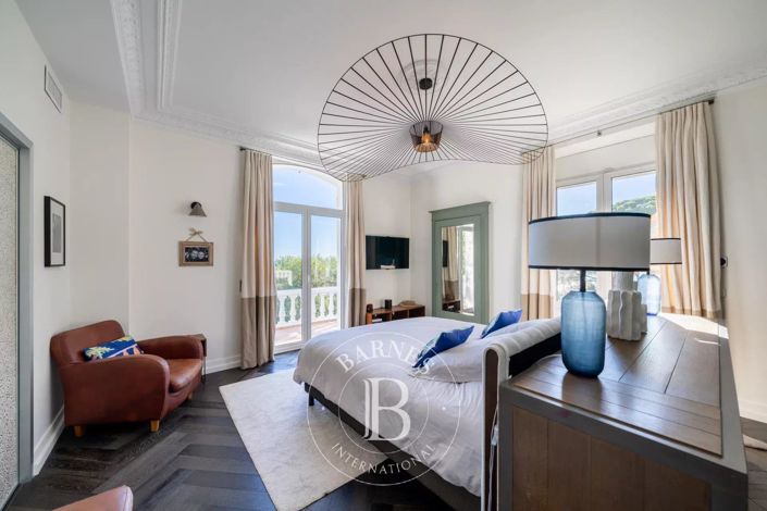 Image No.9-4 Bed House for sale