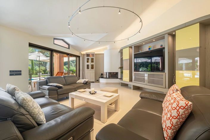 Image No.17-4 Bed House for sale