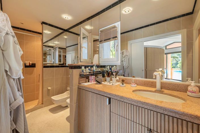 Image No.23-4 Bed House for sale