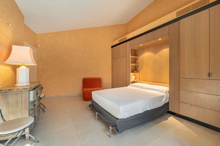 Image No.26-4 Bed House for sale