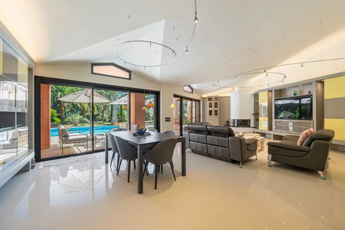 Image No.9-4 Bed House for sale