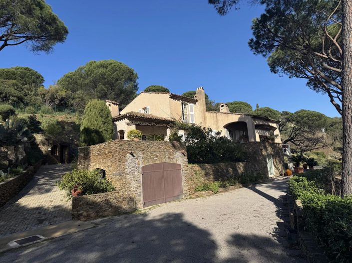 Image No.11-6 Bed House for sale